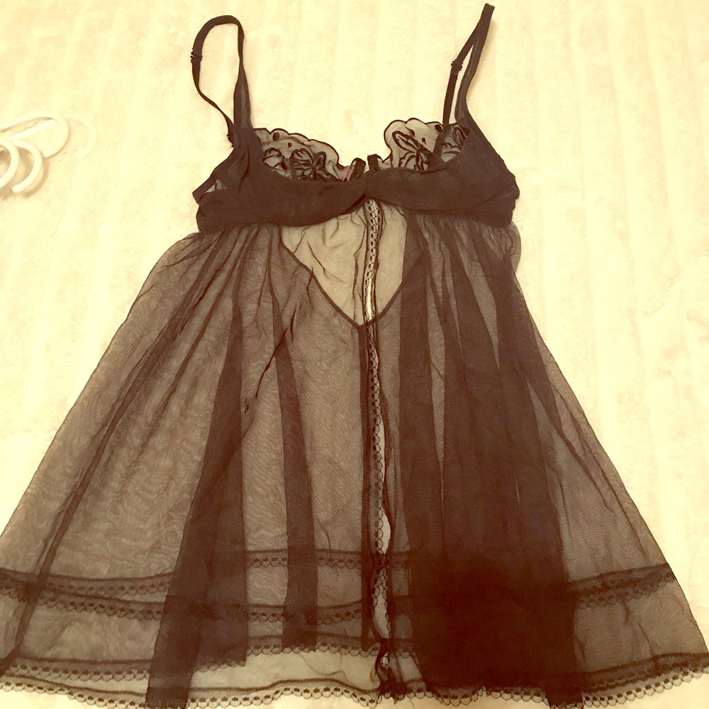 Victoria’s Secret slip medium used 34b